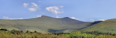 walking_on_the_brecon_beacons