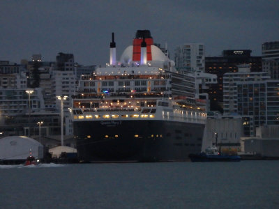 Queen Mary 2-3