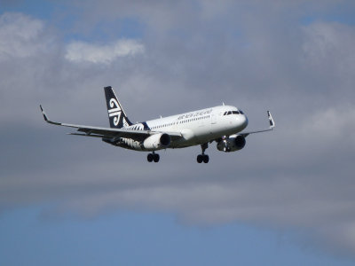 Air New Zealand 25
