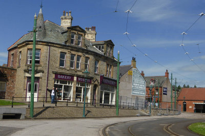 Bakery store & tramway