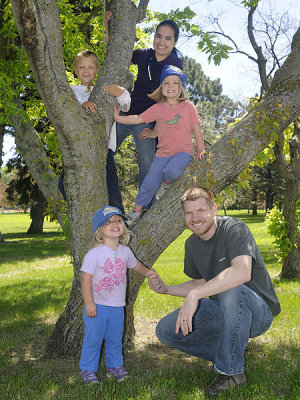 Tree-climbing stop in Brookings, South Dakota with Shal & Geoff