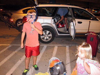 Back at Albuquerque airport, Simon hasn't given up on snorkeling yet