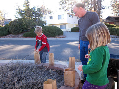 Christmas Eve is coming: time to set up luminarias