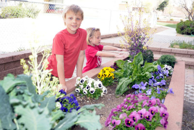 Exploring the gardens at Bandelier school