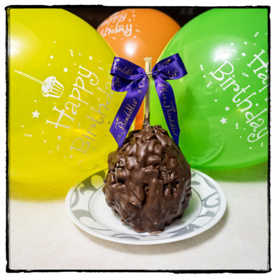 5th lace: 1.5 Pound Chocolate & Caramel Covered Apple-Shirley 