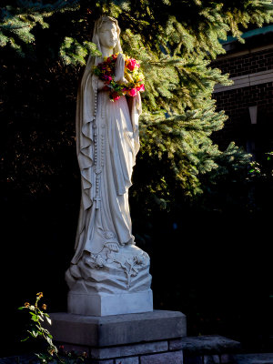 Statue of Mary - Brad