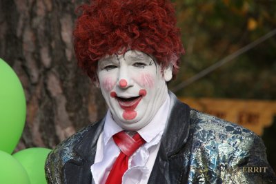 Clownesk Tukker