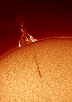ERUPTIVE PROMINENCE ANF FILAMENT 8th OCTOBER 2013 09.21amGMT.jpg