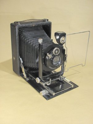 Plate camera with sports finder