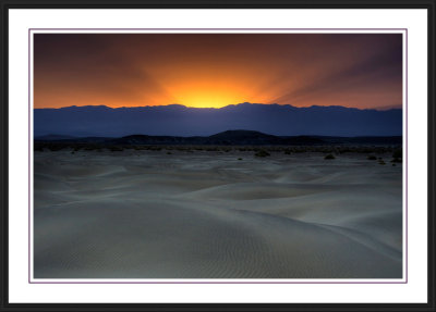 Death Valley - Sunrise at Stovepipe Wells Dunes