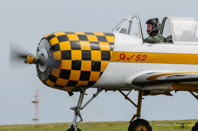 Yak-52