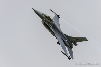 Dutch display F-16