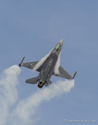 Dutch display F-16