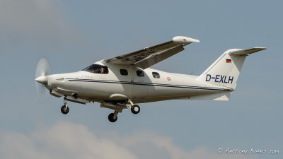 Extra EA-400