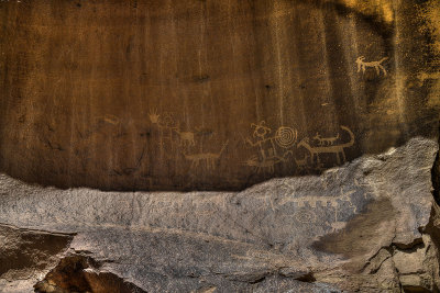 Closer view of petroglyphs at Chaco Canyon