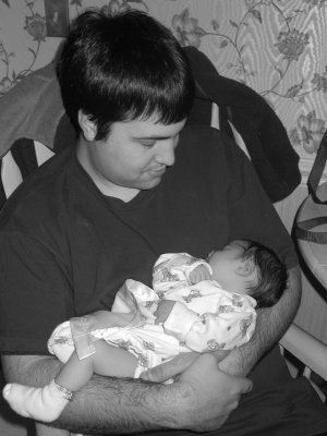 Daddy adores his lil girl