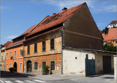 Ptuj, vieux quartier au bord de la Drava