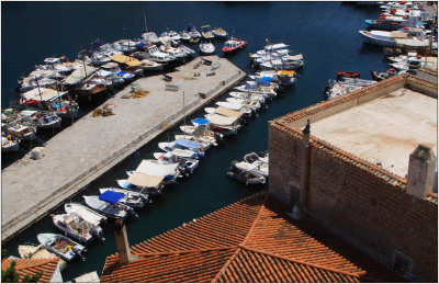 Hydra, harbour #12