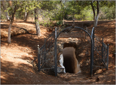 Didyma, cave entrance