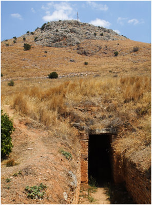 Site of Tiryns, tombs