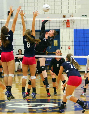 Hartford volleyball 16-598c.JPG