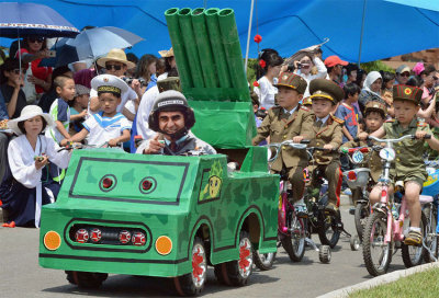 Dukakis-Korea.jpg