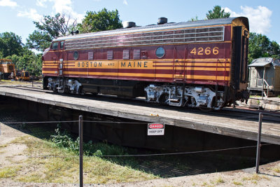 2T1U8048.jpg - Conway Scenic Railroad, NH