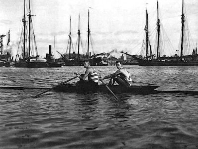 1895 - Rowing on the Harlem River