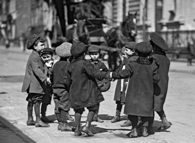 1909 - Playing in the street