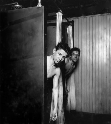 1910 - Messenger boys in shower at work