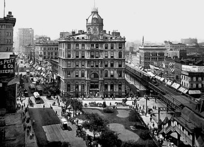 1895 - Herald Square
