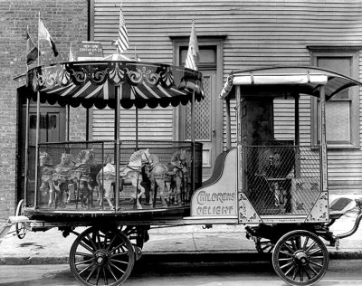 1910 - Carousel wagon