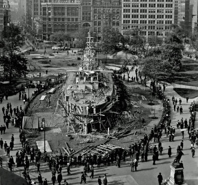1917 - USS Recruit, a recruiting station, being built in Union Square Park