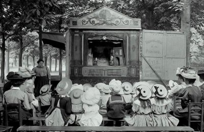1910 - Puppet show