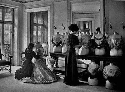 1907 - Behind the scenes at the House of Worth