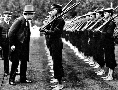 1914 - Churchill inspecting sailors