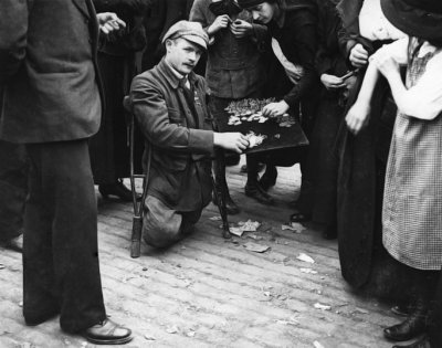 Bastille Day 1919 - French veteran selling his medals