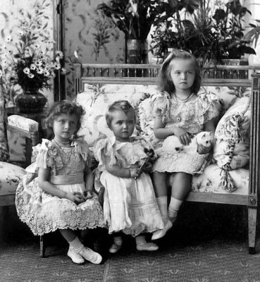 1900 - Nicholas and Alexandra's first three children