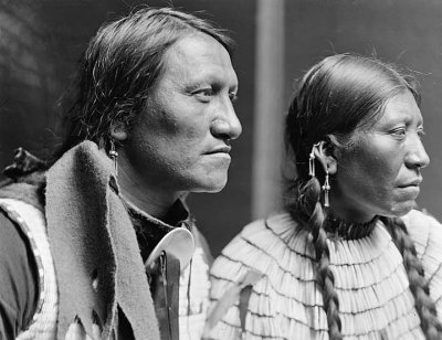 c. 1900 - Charging Thunder and his wife, Sioux