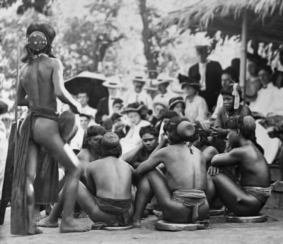 1904 - Igorot men from the Philippines