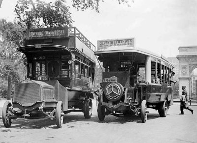 1913 - Buses at Washington Square