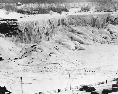1911 - Niagara Falls frozen
