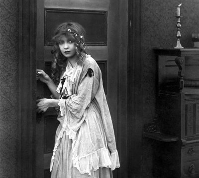 1915 - Lillian Gish in The Birth of a Nation