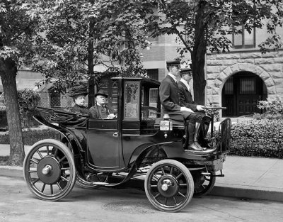 c. 1906 - Horseless carriage