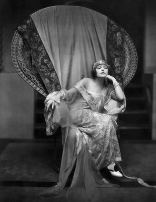 1922 - Norma Talmadge in The Eternal Flame