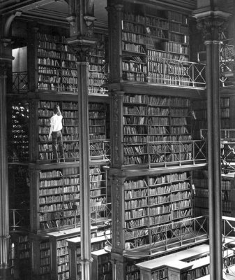 c. 1900 - Old Cincinnati Library
