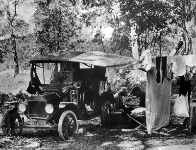 1915 - Model T car camp