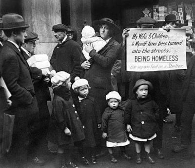 1919 - Homeless family, Fleet Street