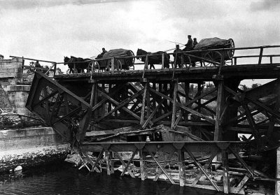 November 1917 - Bridge over the River Scheldt