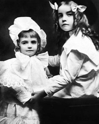 Dorothy + Lillian